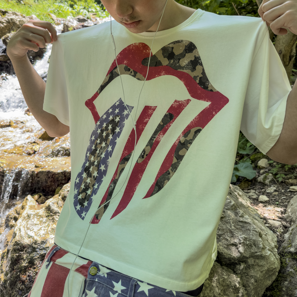 USA & Camo Lips T-shirt